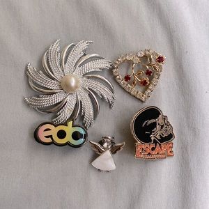 Random pins